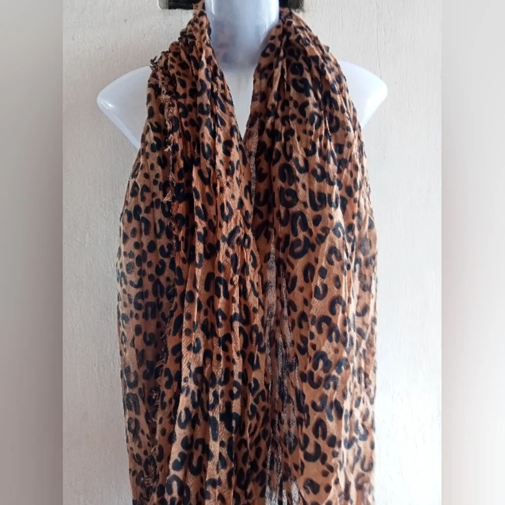 Louis Vuitton stole - Picture 3 of 7